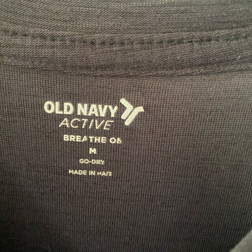 Old Navy Women’s Dark Gray Long Sleeve Active Tee - Picture 4 of 5